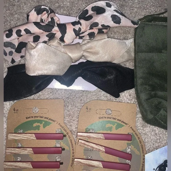 NWT. 6 item accessories bundle. - Picture 5 of 6